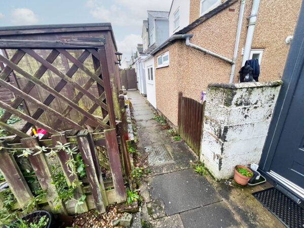 Hinckley Road, Burbage, Hinckley, Leicestershire, LE10 2AQ