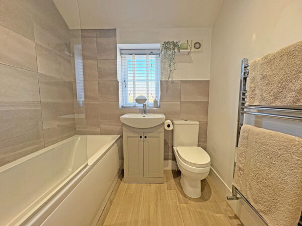 Skegness Road, Burgh Le Marsh, Skegness, Lincolnshire, PE24 5LL