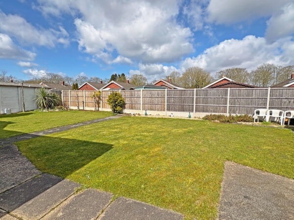 44 Albany Close, Skegness, Lincolnshire, PE25 2NE