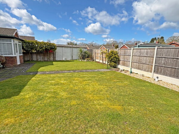 44 Albany Close, Skegness, Lincolnshire, PE25 2NE