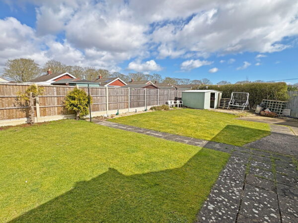 44 Albany Close, Skegness, Lincolnshire, PE25 2NE