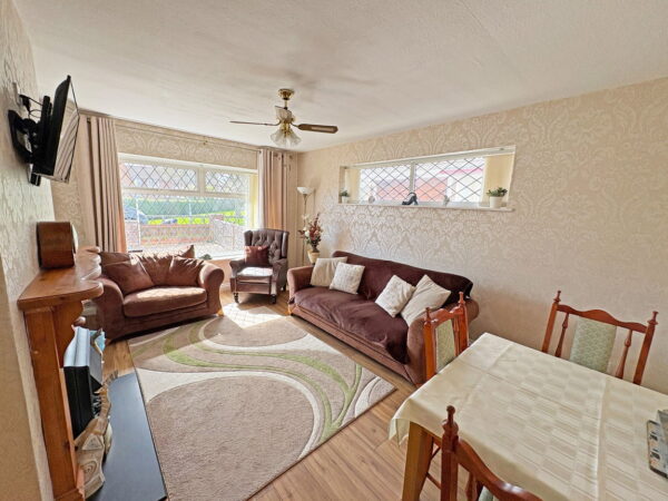 44 Albany Close, Skegness, Lincolnshire, PE25 2NE