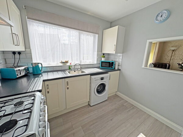 44 Albany Close, Skegness, Lincolnshire, PE25 2NE