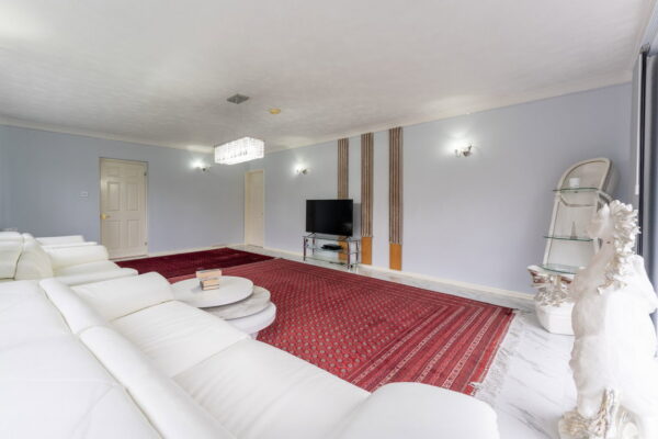 Larkhill, Rushden, Northamptonshire, NN10 6BG