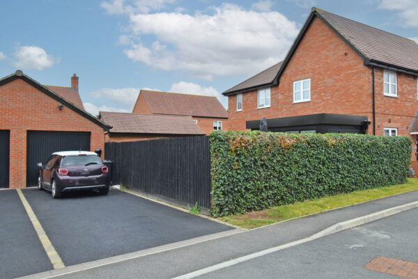 Deherle Lane, Hugglescote, Leicestershire, LE67 2EE