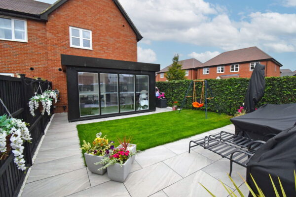 Deherle Lane, Hugglescote, Leicestershire, LE67 2EE