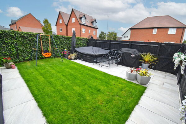 Deherle Lane, Hugglescote, Leicestershire, LE67 2EE