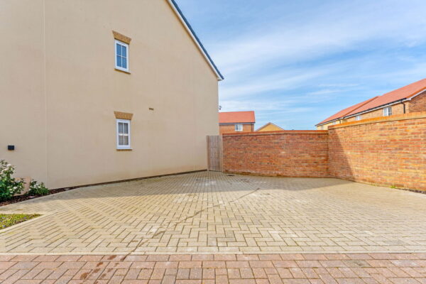 Whitworth Walk, Biddenham, Bedford, MK40