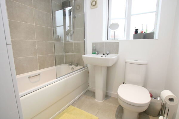 Hurricane Road, Hucknall, Nottingham, NG15 6WN