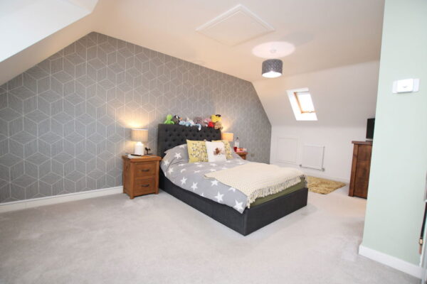 Hurricane Road, Hucknall, Nottingham, NG15 6WN