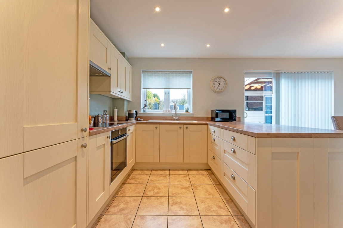 47 Foxons Barn Road, Rugby, Warwickshire, CV21