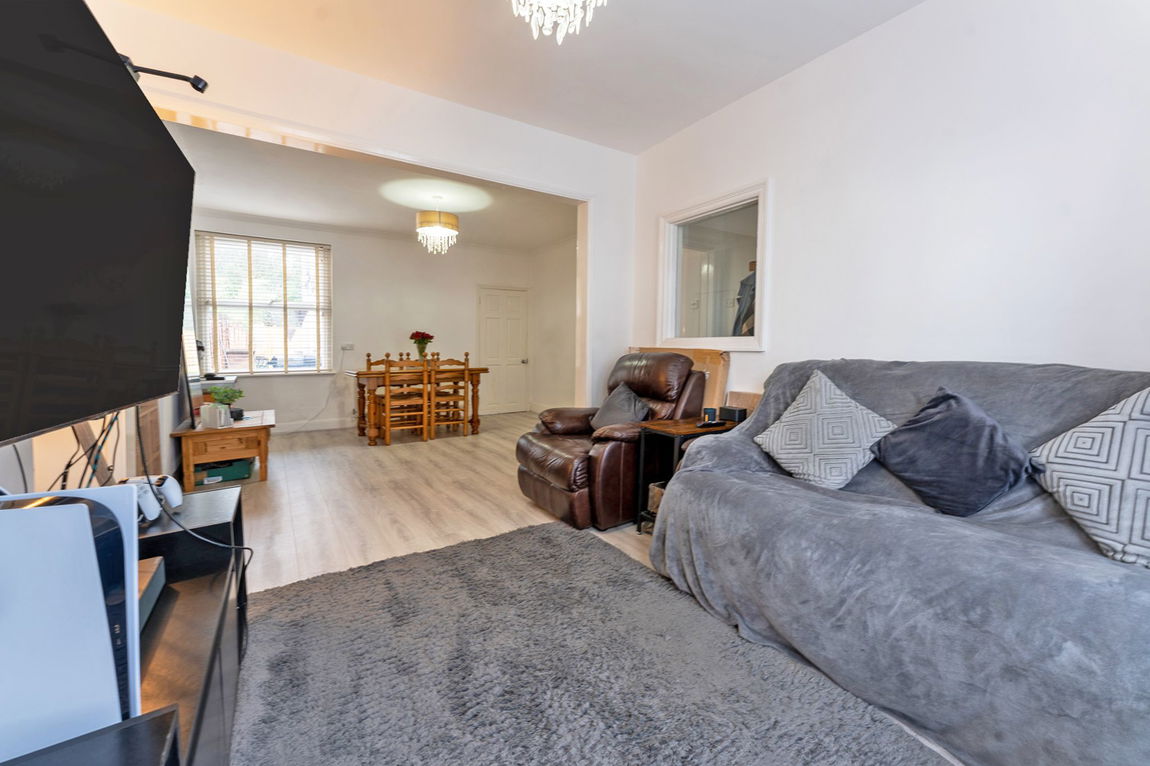 Midland Road, Rushden, NN10 9UJ