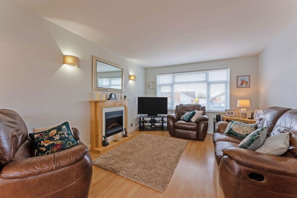 47 Foxons Barn Road, Rugby, Warwickshire, CV21