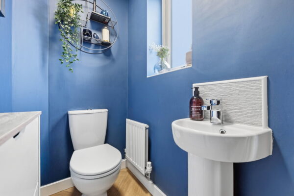 Vickers Close, Gedling, Nottingham, NG4 4LN