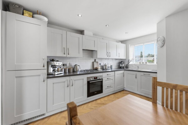 Vickers Close, Gedling, Nottingham, NG4 4LN