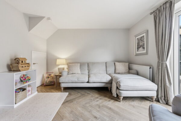 Vickers Close, Gedling, Nottingham, NG4 4LN