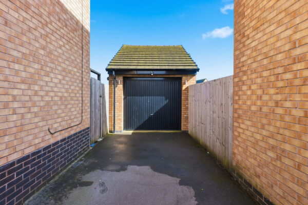 Vickers Close, Gedling, Nottingham, NG4 4LN