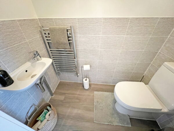 Irvine Crescent, Lubbesthorpe, Leicester, Leicestershire, LE19 4BT