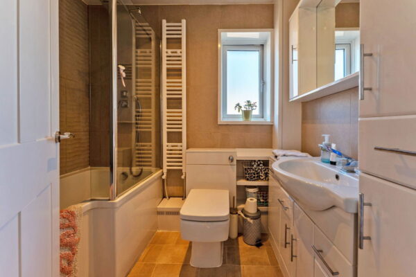 Muirfield, Great Denham, Bedford, Bedfordshire, MK40 4FB