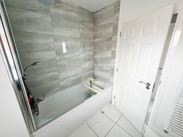 Deherle Lane, Hugglescote, Leicestershire, LE67 2EE