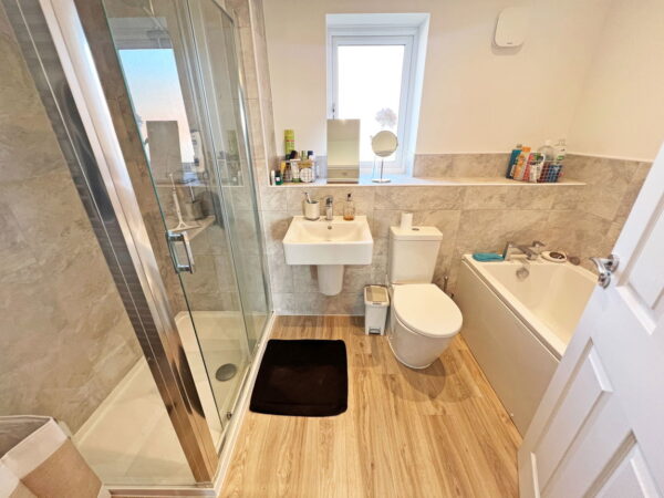 Upper Oaks Drive, Great Glen, Leicestershire, LE8 9HN