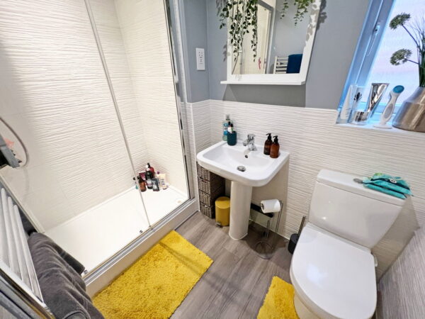 Irvine Crescent, Lubbesthorpe, Leicester, Leicestershire, LE19 4BT