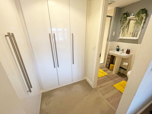 Irvine Crescent, Lubbesthorpe, Leicester, Leicestershire, LE19 4BT