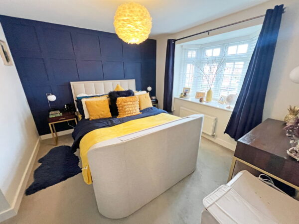 Irvine Crescent, Lubbesthorpe, Leicester, Leicestershire, LE19 4BT