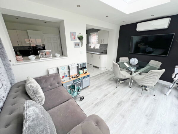 Deherle Lane, Hugglescote, Leicestershire, LE67 2EE