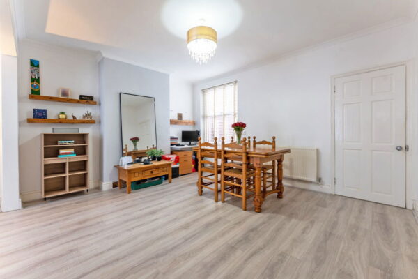 Midland Road, Rushden, NN10 9UJ