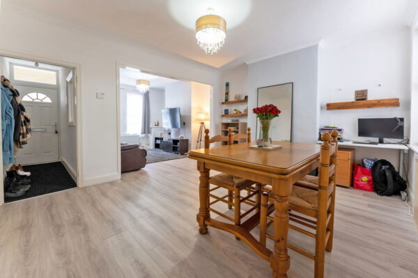 Midland Road, Rushden, NN10 9UJ