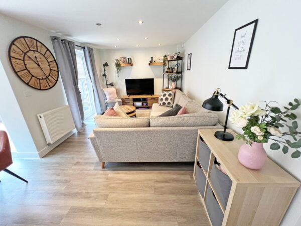 Irvine Crescent, Lubbesthorpe, Leicester, Leicestershire, LE19 4BT