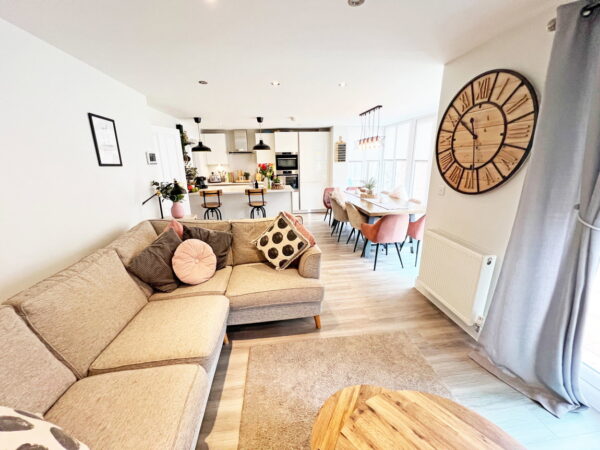 Irvine Crescent, Lubbesthorpe, Leicester, Leicestershire, LE19 4BT