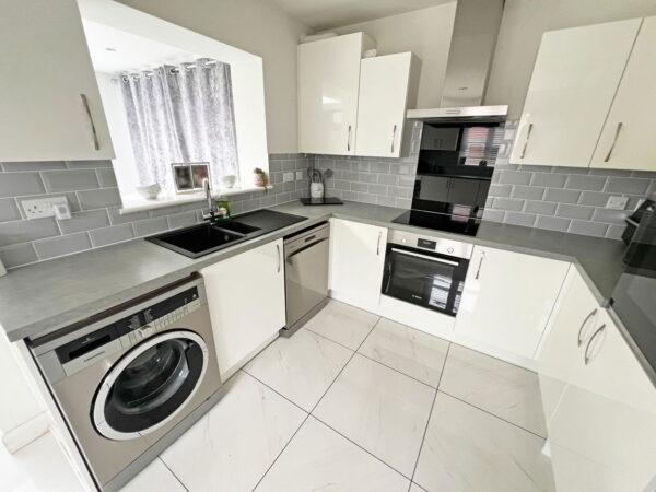 Deherle Lane, Hugglescote, Leicestershire, LE67 2EE