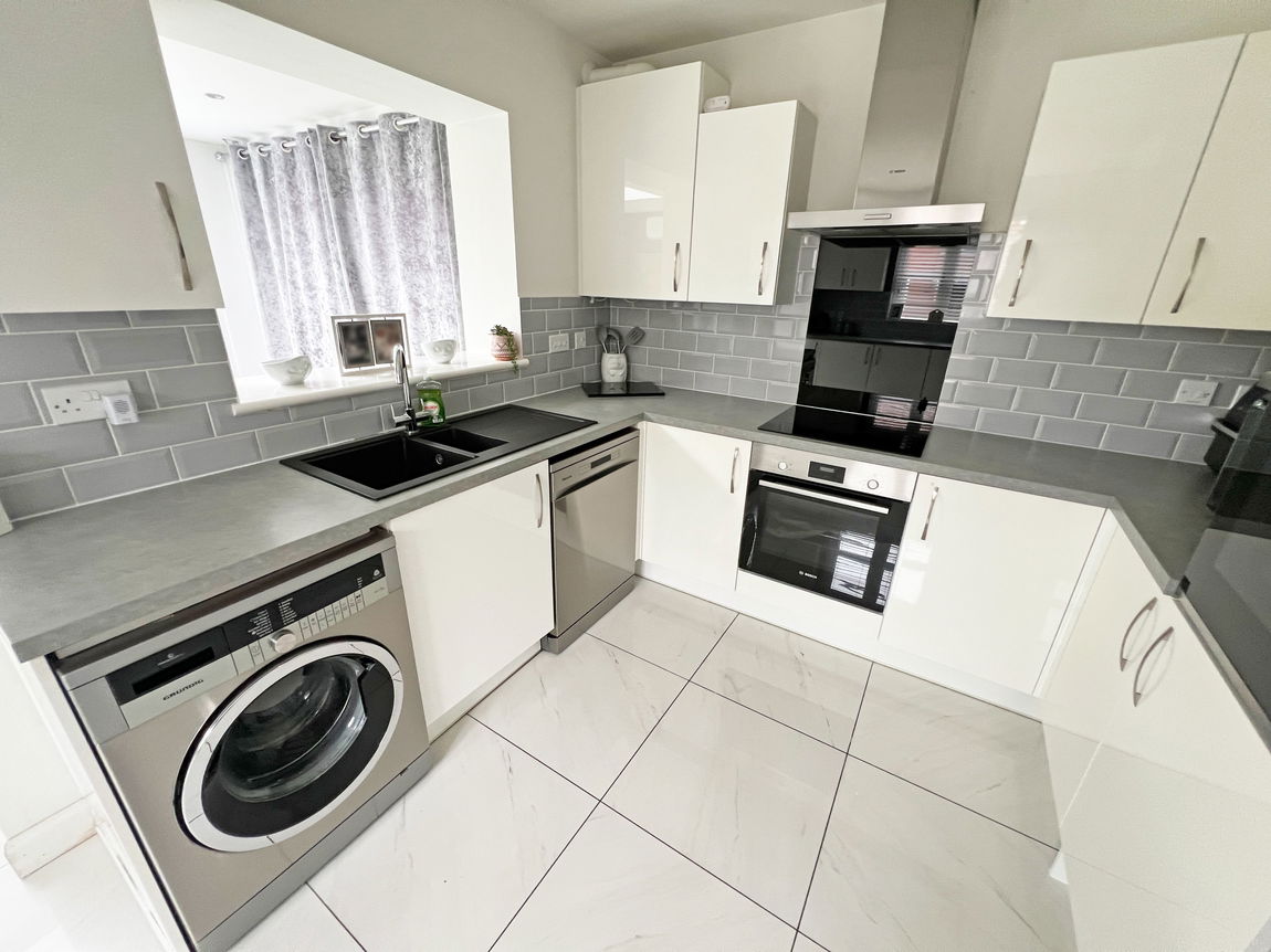 Deherle Lane, Hugglescote, Leicestershire, LE67 2EE