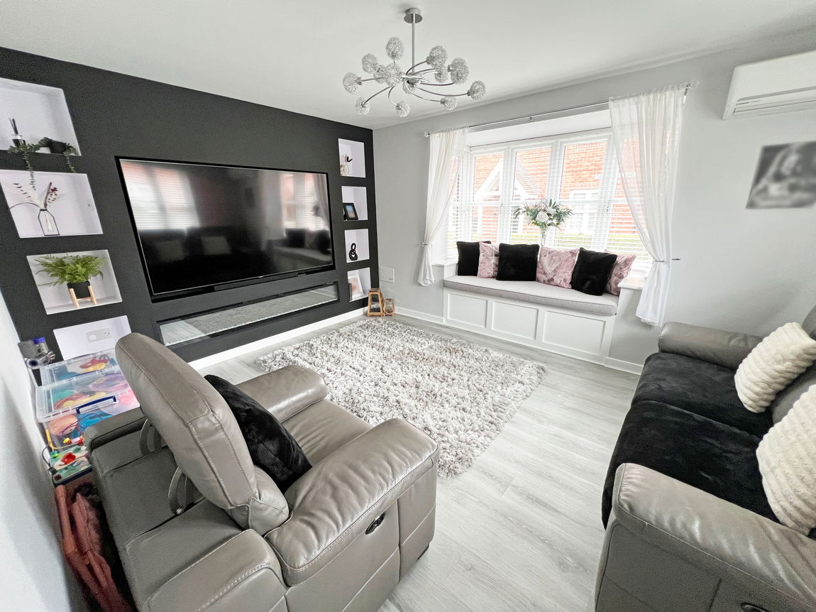 Deherle Lane, Hugglescote, Leicestershire, LE67 2EE