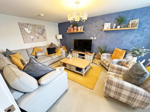 Irvine Crescent, Lubbesthorpe, Leicester, Leicestershire, LE19 4BT