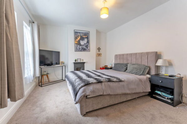 Midland Road, Rushden, NN10 9UJ