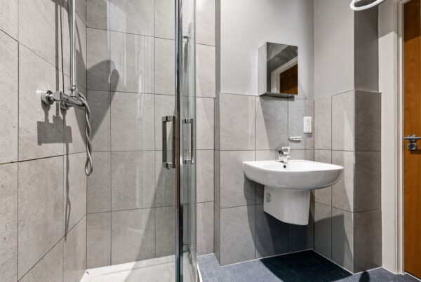 Vivian Avenue, Sherwood Rise, Nottingham, NG5 1AF