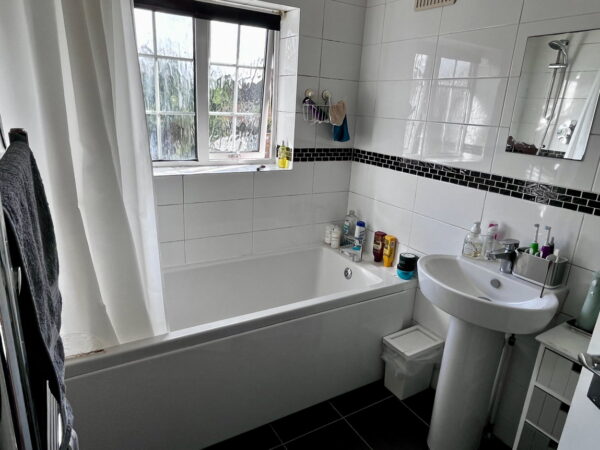 Highgate Avenue, Birstall, Leicester, LE4 3JJ