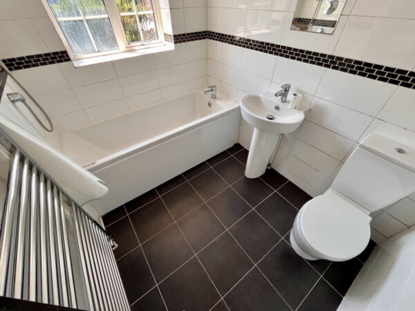 Highgate Avenue, Birstall, Leicester, LE4 3JJ