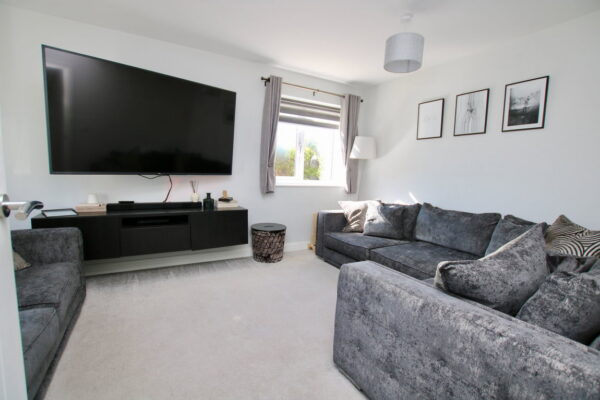 Ferny Close, Overseal, Derbyshire, DE12 6NU