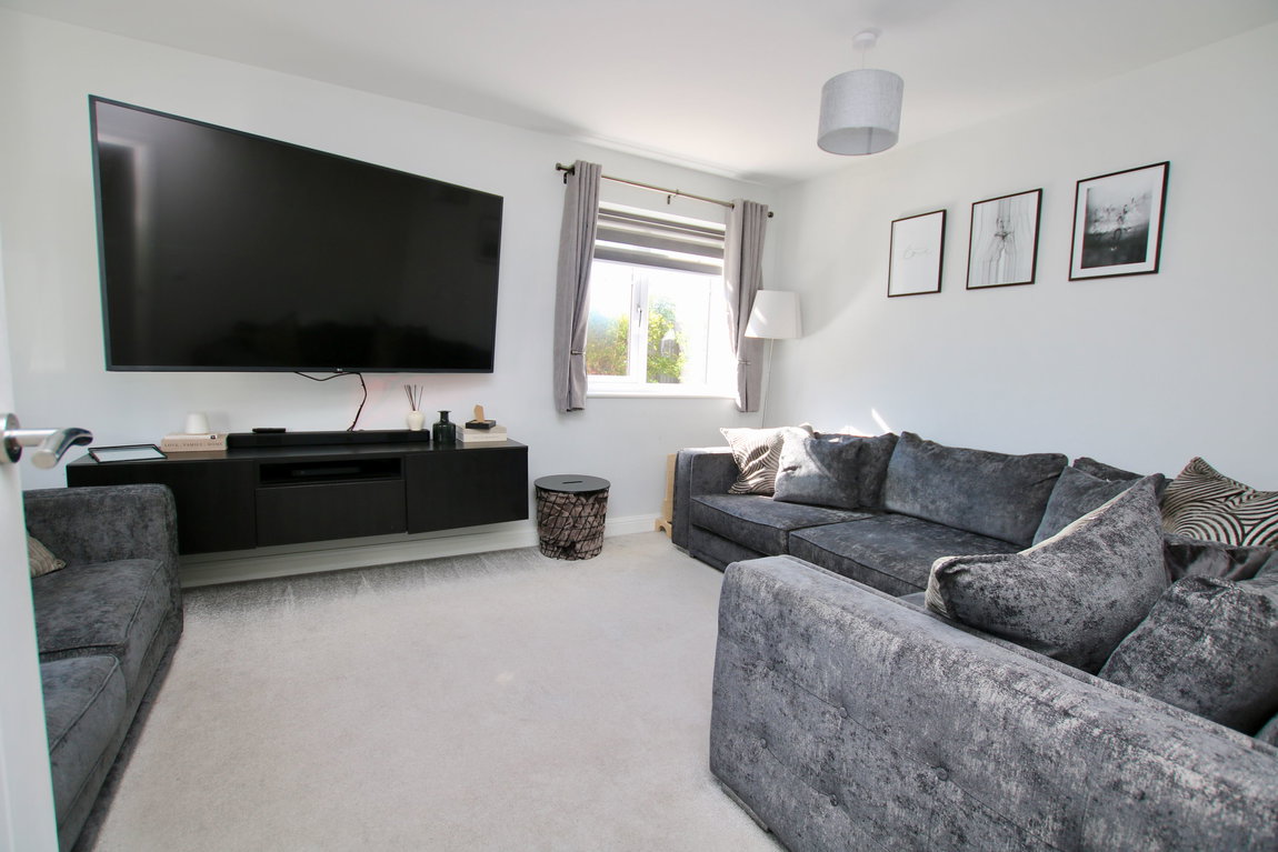 Ferny Close, Overseal, Derbyshire, DE12 6NU