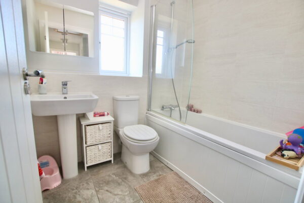 Ferny Close, Overseal, Derbyshire, DE12 6NU