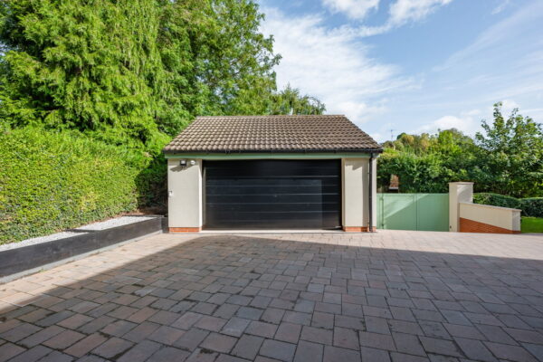 Bridle Road, Burton Joyce, Nottingham, NG14 5FT