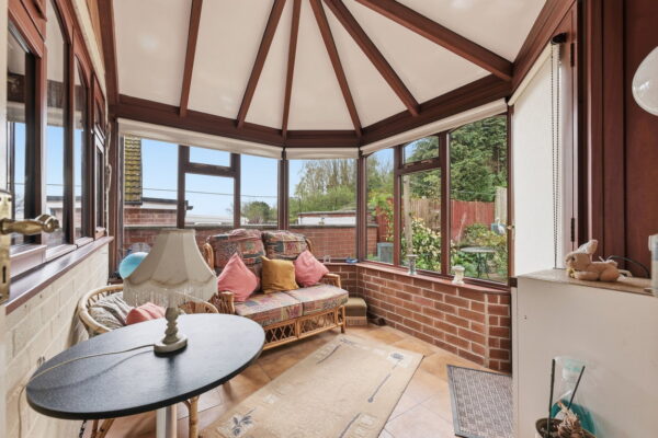 Douglas Avenue, Carlton, Nottingham, Nottinghamshire, NG4 1AJ