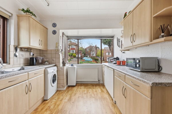 Douglas Avenue, Carlton, Nottingham, Nottinghamshire, NG4 1AJ