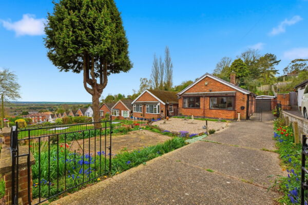 Douglas Avenue, Carlton, Nottingham, Nottinghamshire, NG4 1AJ