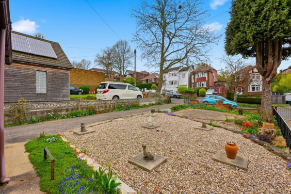 Douglas Avenue, Carlton, Nottingham, Nottinghamshire, NG4 1AJ