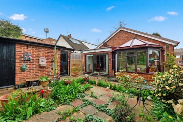 Douglas Avenue, Carlton, Nottingham, Nottinghamshire, NG4 1AJ